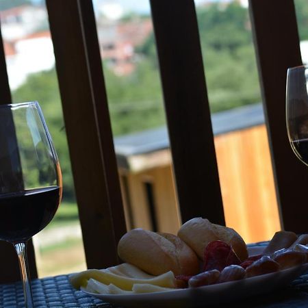 Cabanas Compostela - Cabana A Carballeira ซานติอาโก เด กอมโปสเตลา ภายนอก รูปภาพ